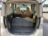普段のお買い物や通勤、送迎等に十分な荷室スペースを確保しております。セカンドシートを倒すと、大きな荷物の積載も可能です♪