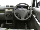 見通しのよいすっきりとした視界で、誰でも運転しやすいです。運転のしやすさは疲れにくさにも繋がりますよ♪