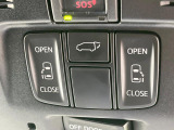 【両側パワースライドドア】スマートキーや運転席のスイッチで後席両側スライドドアの開閉が可能♪電動だから力を入れてドアを開ける必要が無く、小さなお子様でも簡単に開け閉めでき快適です♪