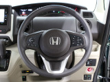 【運転席まわり】Honda独自の設計思想に基づき、自然に手を伸ばした先に操作したいものがあるようレイアウトを追求 !