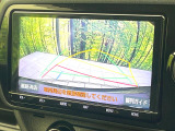 【バックカメラ】駐車時に後方がリアルタイム映像で確認できます。大型商業施設や立体駐車場での駐車時や、夜間のバック時に大活躍!運転スキルに関わらず、今や必須となった装備のひとつです!