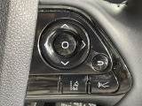 【レーンディパーチャーアラート(LDA)】クルマが車線または走路から逸脱する可能性がある場合に、ブザーまたはハンドルの振動により注意をうながします。機能には限界があるためご注意ください。