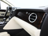 2020年モデルのみに設定のあるセンテナリースペックが備わります。ぜひ実車をご確認ください。