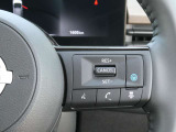 運転支援機能・プロパイロット搭載。 設定した速度で定速走行でき、先行車に自動で追従走行も可能です。さらにハンドル支援機能もあり、車線の中央を走るように制御してくれます。