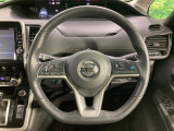 【純正革巻きステアリング】上質な革を使用することで、手にしっかり馴染みとても運転しやすいハンドルです♪