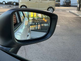 オレンジの点滅で後ろからきている車など、教えてくれます♪