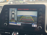 【パノラミックビューモニター】専用のカメラにより、上から見下ろしたような視点で360度クルマの周囲を確認することができます☆死角部分も確認しやすく、狭い場所での切り返しや駐車もスムーズに行えます。
