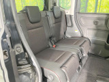後部座席も気になる運転席シート廻りは使用感も少なく、良好な状態となっています。前オーナー様が丁寧に使っていたことがよくわかりますね。ようなキズ・汚れやへたり等、大きなダメージはなく、良好な状態です。