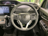 【純正革巻きステアリング】上質な革を使用することで、手にしっかり馴染みとても運転しやすいハンドルです♪