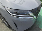 LEDヘッドランプ・・・ハロゲンランプに比べて非常に明るいので、夜間走行時の視認性がアップします。
