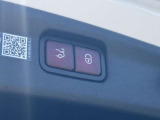 スタッフ全員が自動車保険の資格を保有しており、万が一の事故の際のサポート体制を整えております。メルセデス・ベンツ自動車保険プログラムをご用意しております。無料証券診断を行います!