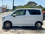 当店では、車両をご覧いただくために、事前の来店予約をおすすめしております。タイミングによっては他のお客様と商談中だったり、車両が一時移動している場合があるためです。