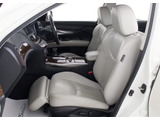 オットマン搭載!!足を伸ばしても当たらない??そんな快適特別空間です!!