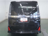 沢山乗れるのがこの車の魅力!2台で移動しないと・・・なんて時もこの車なら1台で!大活躍です♪