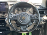 【純正革巻きステアリング】上質な革を使用することで、手にしっかり馴染みとても運転しやすいハンドルです♪