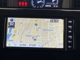 純正ナビを装備。タッチパネル式で使いやすく、お出かけもラクラクです。