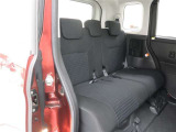 後席シートです。フルフラットにすれば。大容量の荷物を入れることができます。