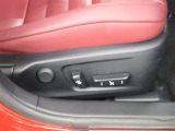 パワーシート搭載。微妙な調整が手軽にでき、ピッタリのポジションで運転することが可能です。