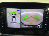 上からの視点で狭い駐車場への駐車に役立つ、アラウンドビューモニター対応純正メモリーナビ装備。