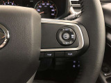 《全車速追従機能付ACC(アダプティブクルーズコントロール)》走行中、先行車の様子を検知しつつ、設定した車速で先行車に追従します。長距離運転中の渋滞なども快適に運転できます。