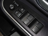 電動格納式ドアミラー・パワーウインドウを装備しています。