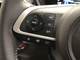 【ステアリングスイッチ】左です。ハンドルから手を離さず、運転に集中したまま手元でオーディオ操作等ができます。