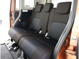 ゆとりある広々とした車内空間は、ドライブを始め買い物やレジャーなど、幅広く活躍します。一人でもみんなとでもお出かけを楽しみましょう!