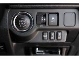 運転席のポジションを2つ、記憶させることができます。ボタンを押すと設定したポジションに電動で移動します。