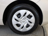 タイヤサイズは185/65R15です