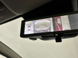 ルームミラーにクリヤーなカメラ映像で後方視界サポート!車両周囲安全確認にも役立つ、アラウンドビューモニター映像 スマート・ルームミラー装備!