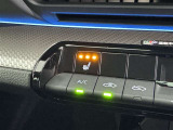 【シートヒーター】運転席と助手席をそれぞれ独立して操作でき温度調節も可能なため、座る人と室内温度にあわせて快適に過ごせます。
