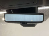 後方確認をミラーではなくカメラ映像で確認出来るデジタルインナーミラーを搭載!荷物があり、後方確認が出来ない時や雨天時などにとても便利☆