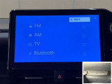 Bluetooth対応、CD/DVD再生機能付き。お好きな音楽を聴きながらのドライブは楽しいですよね〜♪