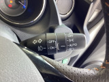 【オートライト(AUTO)】外の明るさをシステムが感知して、自動でヘッドライトが点灯します。ヘッドライトつけ忘れを防ぐ便利機能です