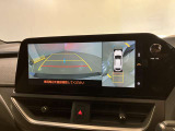 駐車時は、ガイドラインによりスムーズな駐車をサポートしてくれます。