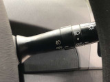 ライトスイッチです。「AUTO」にすると外の明るさに応じてスモールライト・ヘッドライトが自動でON・OFFします。夕暮れ時や屋内駐車場、トンネルなどに便利です。フォグランプもON・OFFできます。