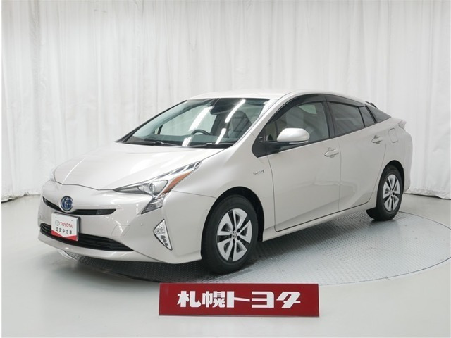 プリウス 1.8 A E-Four 4WD 