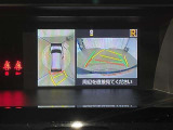 【パノラミックビューモニター】専用のカメラにより、上から見下ろしたような視点で360度車の周囲を確認することができます。