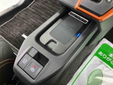 3.「認定中古車カルテ」は、走行距離や修復歴に加えてキズ・凹みの有無・状態や消耗品の交換、過去の整備状況がわかります。