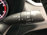 ライトスイッチです。「AUTO」にすると外の明るさに応じてスモールライト・ヘッドライトが自動でON・OFFします。夕暮れ時や屋内駐車場、トンネルなどに便利です。フォグランプもON・OFFできます。