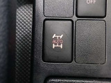 4WDオートモードスイッチ 走行安定性や運転性能を高めるため、FFと4WD走行を自動的に切り替えます
