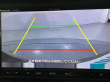 【バックモニター】後ろのカメラの映像をモニターに映し出すことができます!後方の見えない死角や、障害物との距離感をしっかり確認することができます!駐車が苦手な方におすすめです。
