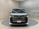 お車購入のポイントとなるフロントマスクです。上質で迫力あるデザインですね☆☆