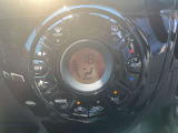 ★オ-トエアコン★温度設定だけで車がいつも快適に自動調整します♪風量や吹き出し口も自動で行われます。もちろんお好みの設定にも調整可能です♪