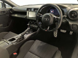 見通しのよいすっきりとした視界で、誰でも運転しやすいです。運転のしやすさは疲れにくさにも繋がりますよ♪