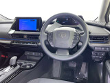 運転席まわりです。 各操作スイッチは使いやすい位置に配置されてます。