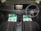 快適な運転席まわり♪視界の良い運転席で各種スイッチが使いやすく配置されています☆