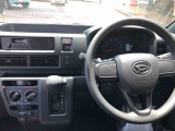 運転中も見やすいメーター。