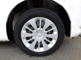 タイヤサイズは165/65R14です
