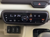 フルオートエアコンは希望の温度設定で風の温度も風量も自動調整で年中快適です。